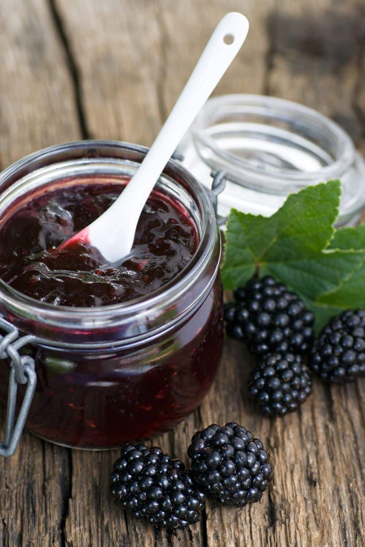 Luscious Pioneer Woman Blackberry Freezer Jam Recipe