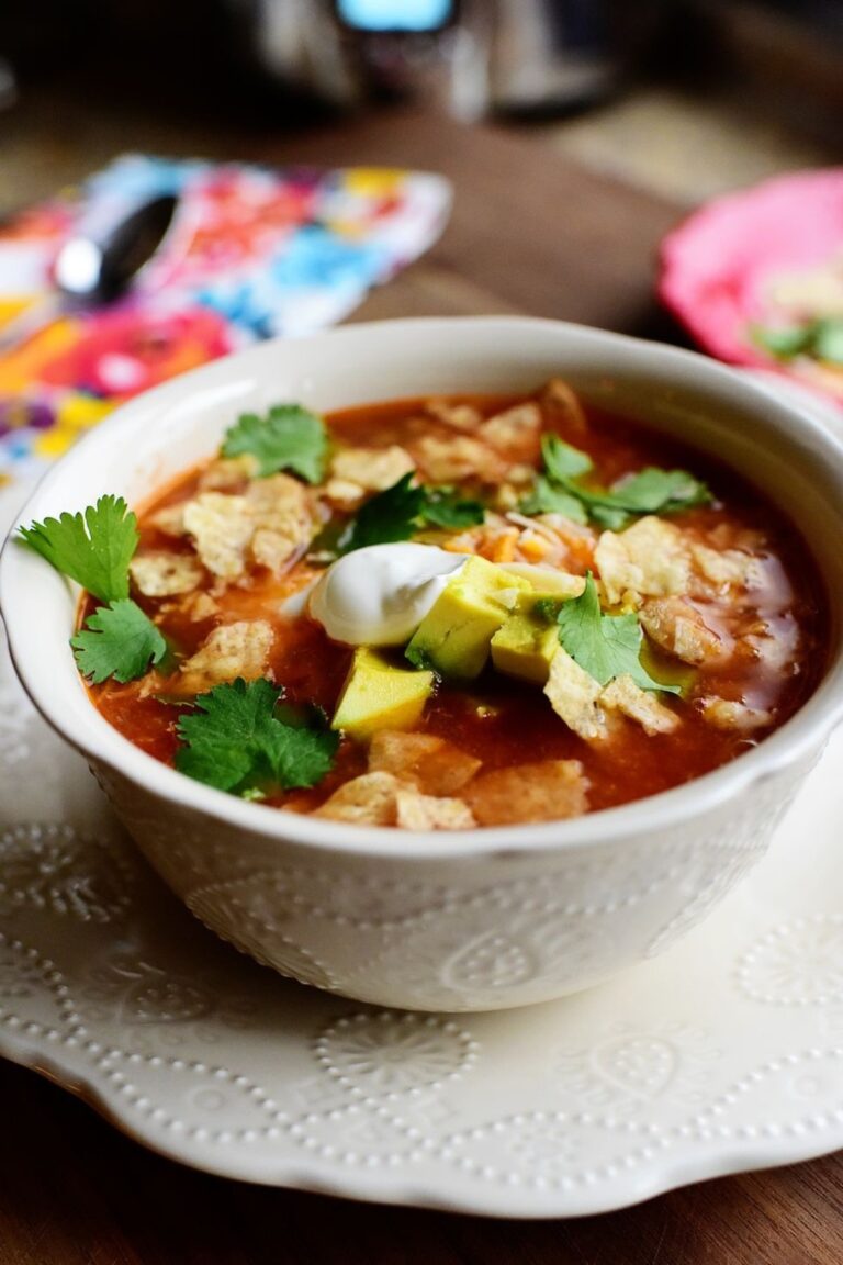 Hearty Pioneer Woman Slow Cooker Chicken Tortilla Soup Recipe
