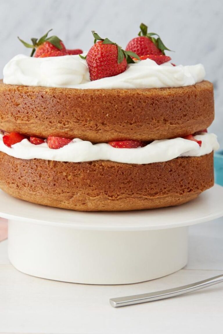 Heavenly Strawberry Country Cake Recipe