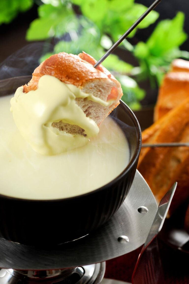 Rustic Slow Cooker Cheese Fondue Recipe