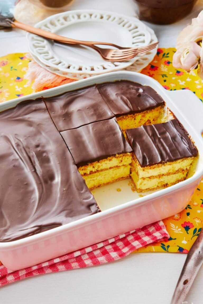 Dreamy Pioneer Woman Chocolate Eclair Cake Recipe