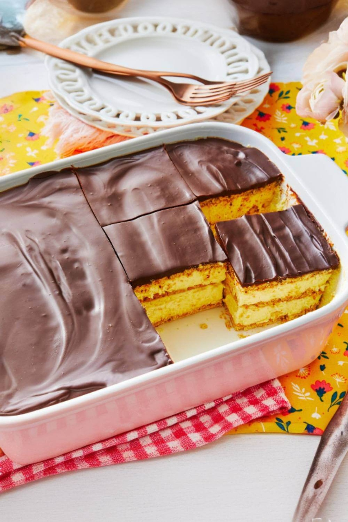 Dreamy Pioneer Woman Chocolate Eclair Cake Recipe
