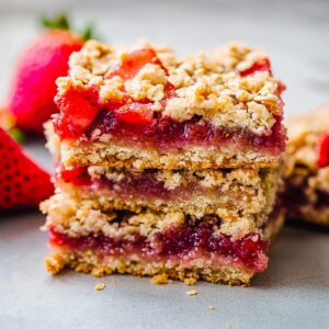Strawberry Oatmeal Crumble Bars Recipe