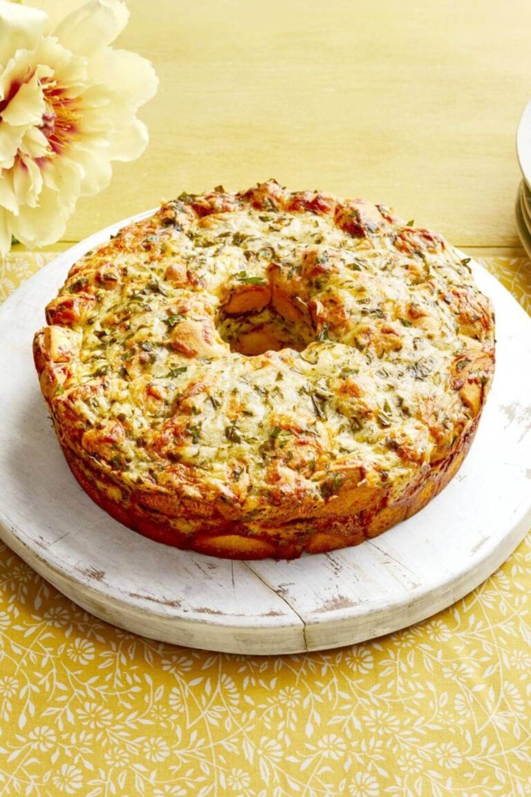 Gooey Pioneer Woman Cheesy Monkey Bread Recipe