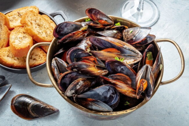 What Wines or Beers Pair Best with Classic Mussel Dishes?